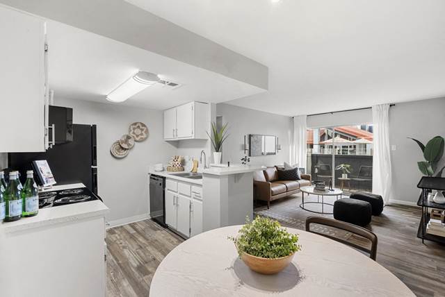 1-bedroom apartment at West 35th Apartments in Phoenix, AZ